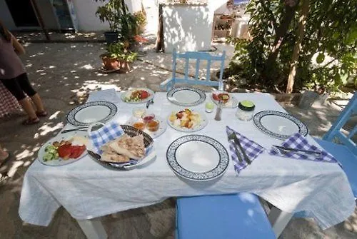 מלון Jenny's House 3*